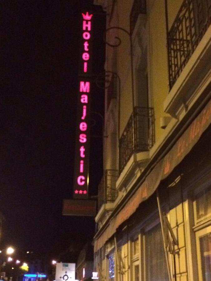 Majestic 3*